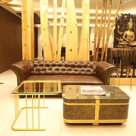 Hotel Emperio Grand ラクナウ エクステリア 写真