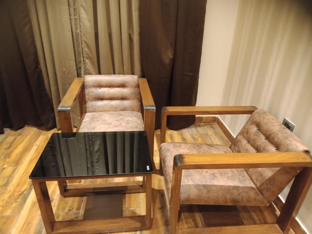 Hotel Emperio Grand ラクナウ エクステリア 写真